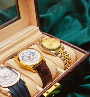 Watches (Analog, Digital, Smart, Luxury)